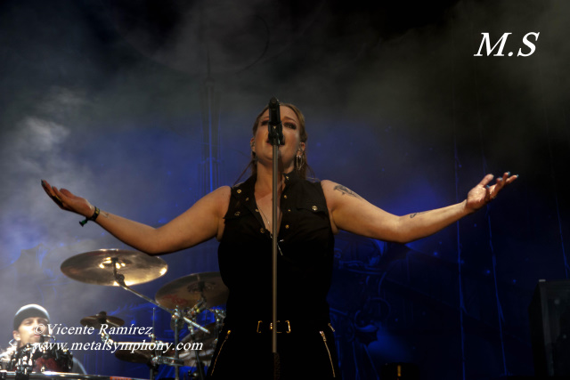 Nightwish y Anette Olzon se separan, confirman su sustituta...