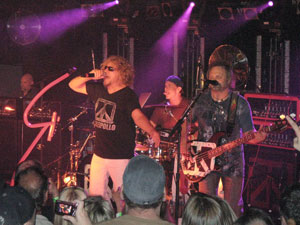 chickenfoot-live05 Chickenfoot - 14 de Mayo - Sala el Corazón ( Seattle,WA )