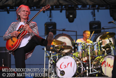 asia2 Uzzhuaïa, Maggot Brain, Leyendas del Rock'10, Parking Fox...