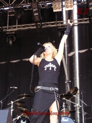 P1010602 Sharlee D'Angelo - Arch Enemy -