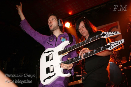 PAUL%20GILBERT07%20RITMO%20Y%20COMPAS%2001 Ratt, Alabarda, Symphony X, Paul Gilbert, Mötley Crüe, Lordi, Thunderstone...