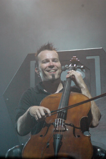 apoll15 Eicca Toppinen - Apocalyptica -