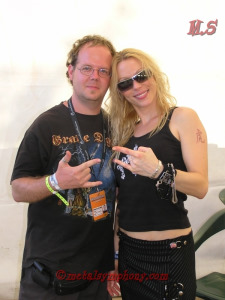 WI%20con%20angela MetalWay '06: Rueda de prensa de Arch Enemy - 29 de Julio - Gernika