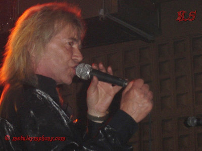 DSC03222 Bob Catley