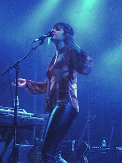 4642380004_5cb8318220_o Maika Makovski