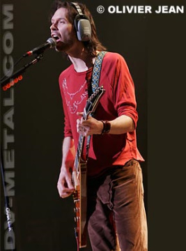 g3030407-30 Paul Gilbert