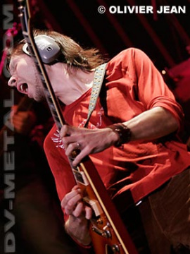 g3030407-35 Paul Gilbert