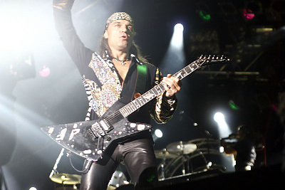 Scorpions_145 Rudolf Schenker - Scorpions -