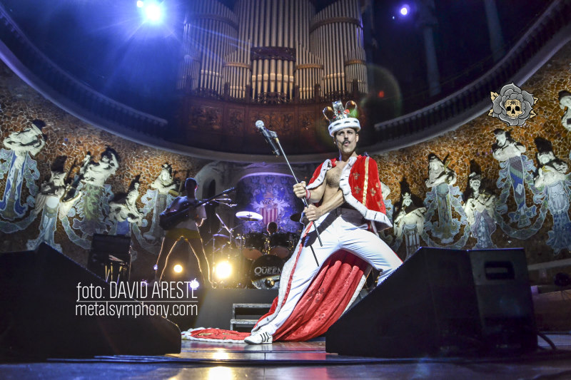 Dios salve a la reina se corona en el Palau de la Música Catalana