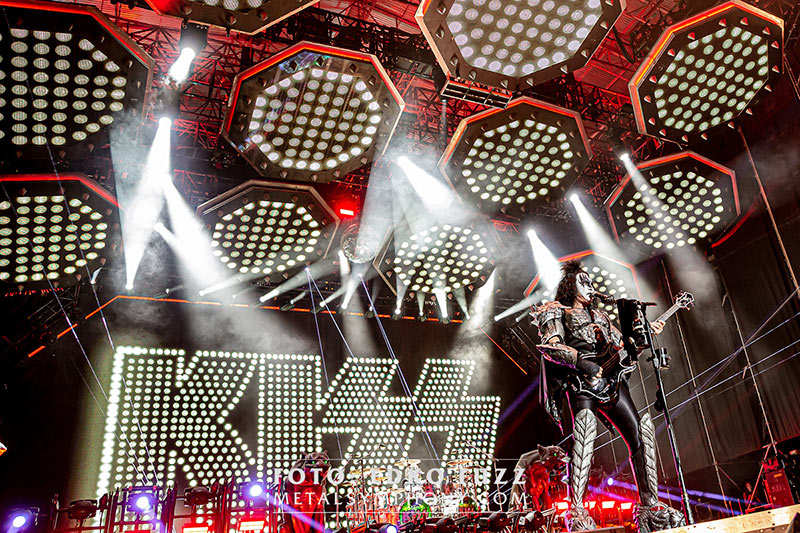 KISS se despiden del Barcelona Rock Fest por todo lo alto ofreciendo el mejor espectáculo del festival