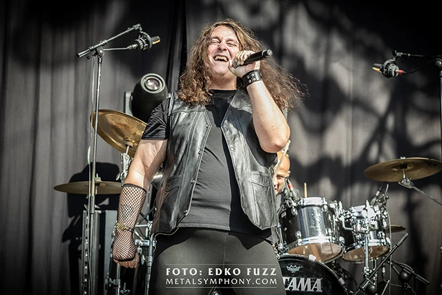 lonely-fire-rock-sun-barcelona-1 Crónica Rock The Sun 2026 (Día 2): Hardcelona a Go Go